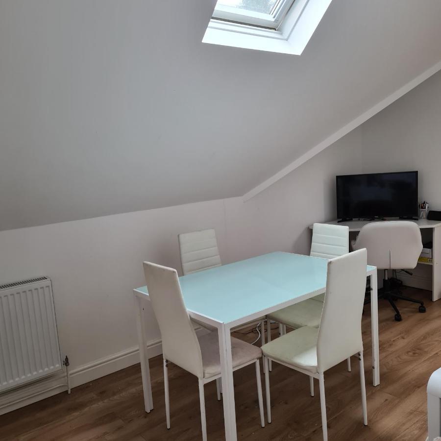 2-Bed Loft Apartment For 5Ppl With Private Parking Бекенхгем Екстер'єр фото